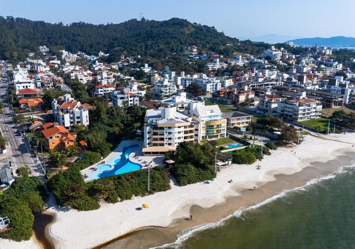 C104 Pe Na Areia De 1 *